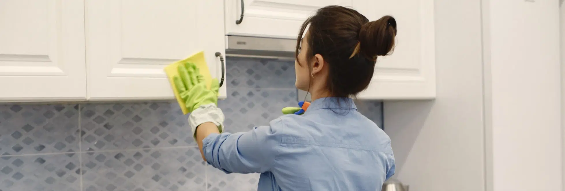 How to Deep Clean Kitchen Cabinets and Drawers (3)